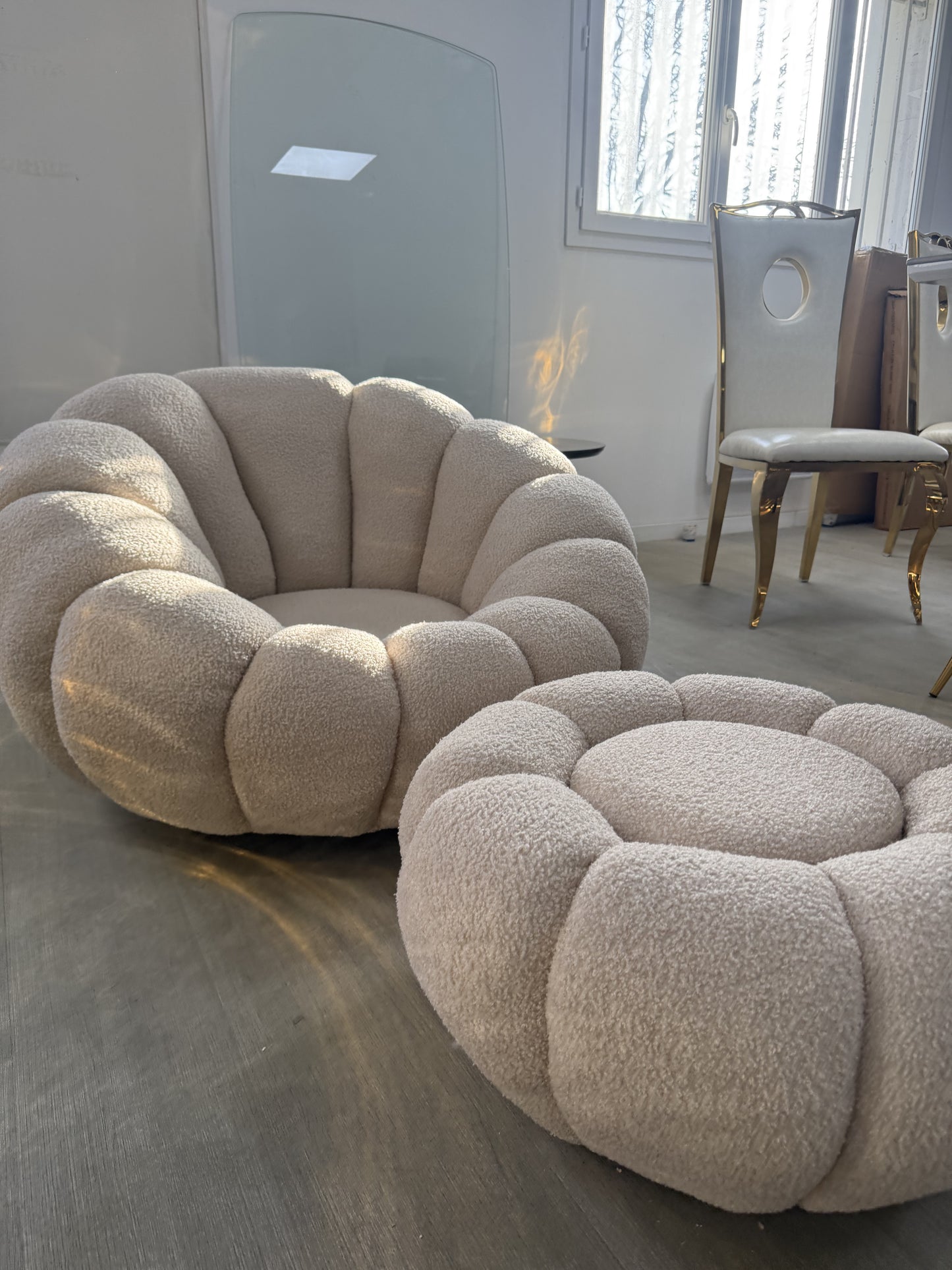 FAUTEUIL PIVOTANT + POUF « COZY »